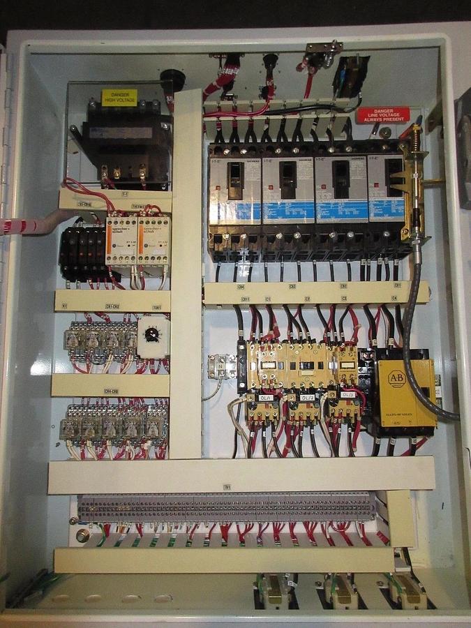 Used Edwards QDP80/QMB1200 Control Box Novellus Concept II Altus Used Working