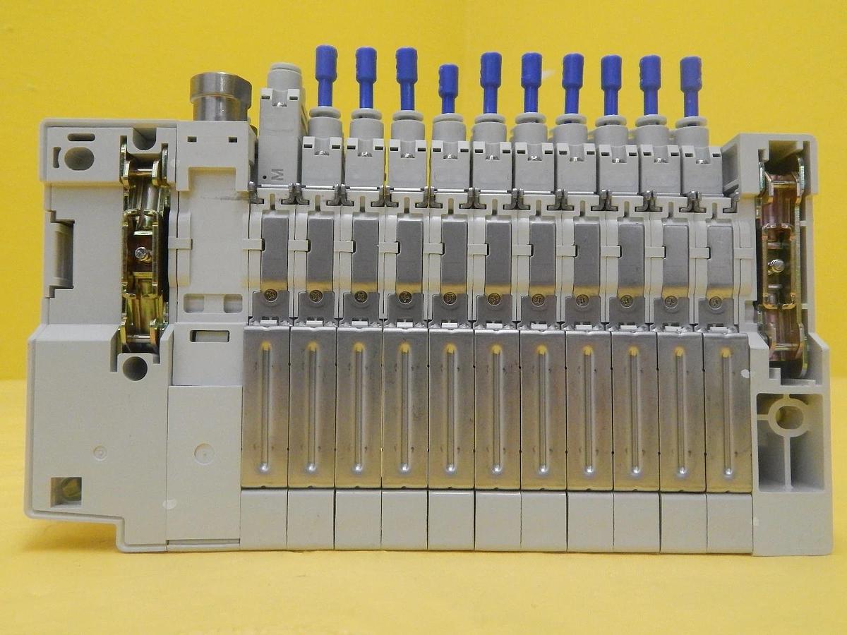 Used TEL Tokyo Electron SVC3 11-Port Manifold SMC SQ1131DY-5-C4-Q PR300Z Used Working