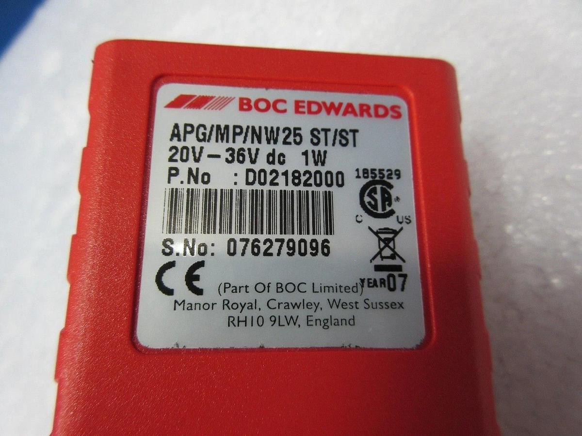 Used Edwards C31315000 Isolation Valve with D02182000 Pirani Gauge Used Working