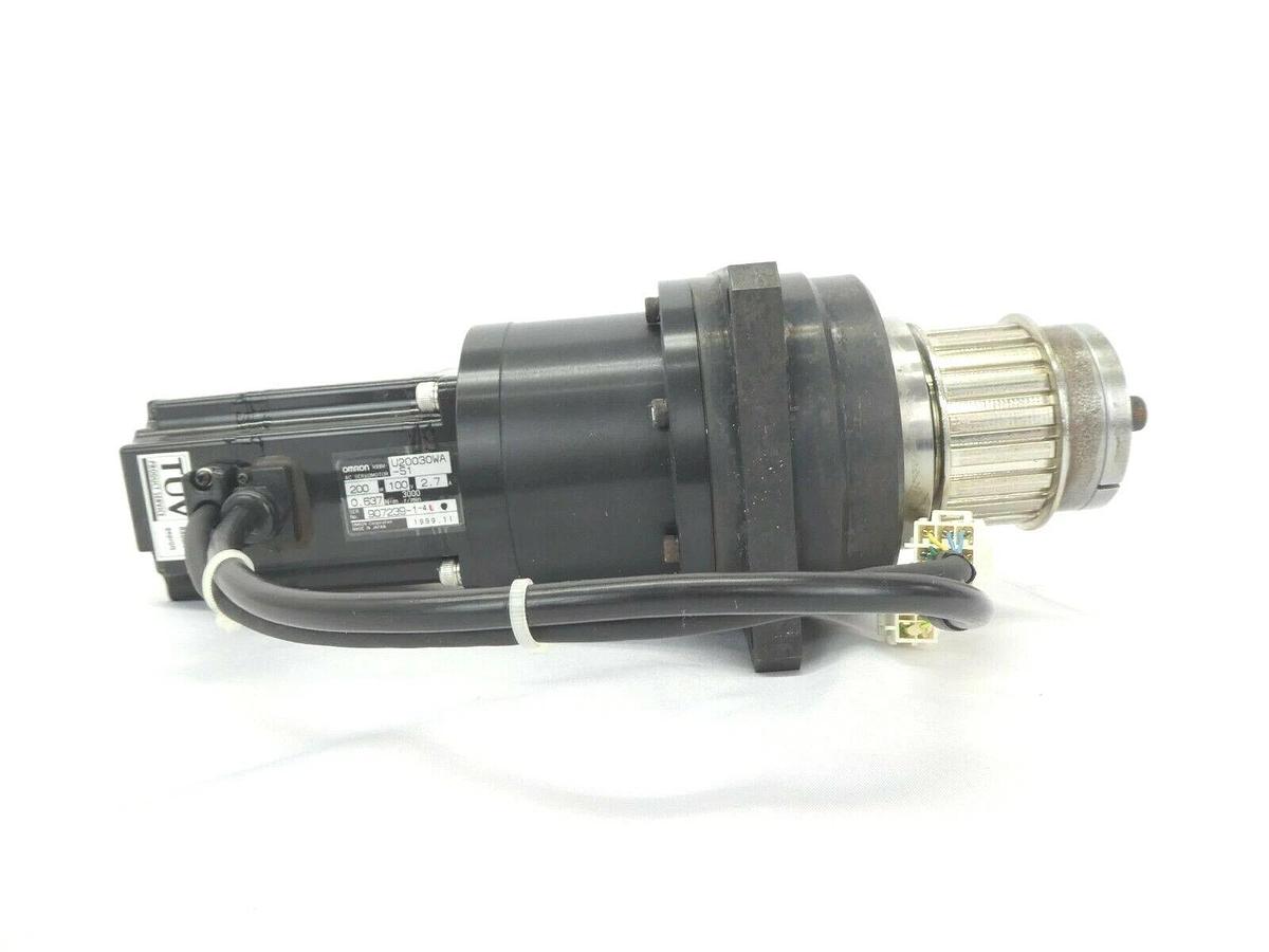 Used Omron R88M-U20030WA-S1 AC Servo Motor with Reducer CP-25A-21-J223A Working Spare