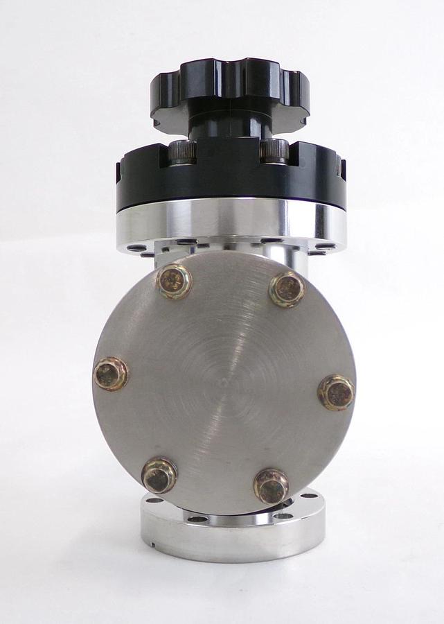 Used MKS Instruments UHV-40-ACC-EAVM Manual UHV Isolation Valve Lot of 2 Surplus