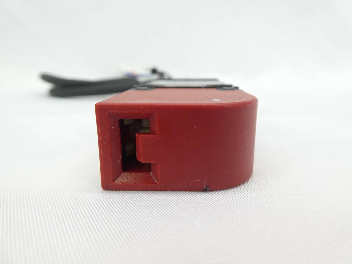 Used Omron D4GS Door Switch D4GS-N4R D4GS-N4T TEL Trias System Lot of 4 Working