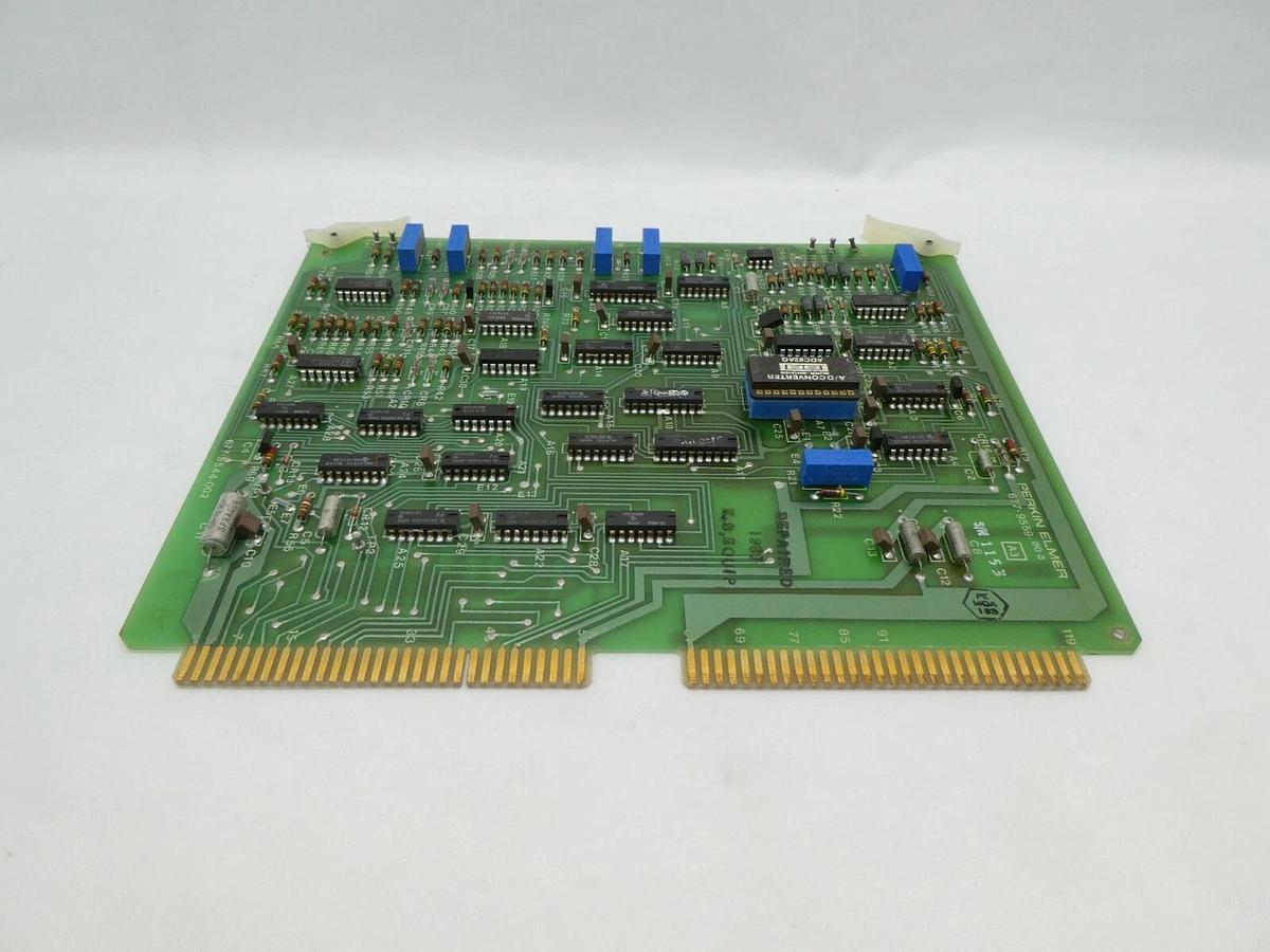 Used Perkin-Elmer 677-9559-003 A/D Converter PCB Card 677-5544-002 Untested As-Is