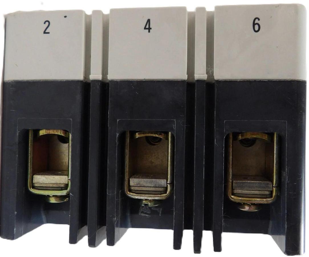 Used Siemens VDE 0660/IEC 947-2 3 Pole Circuit Breaker Working