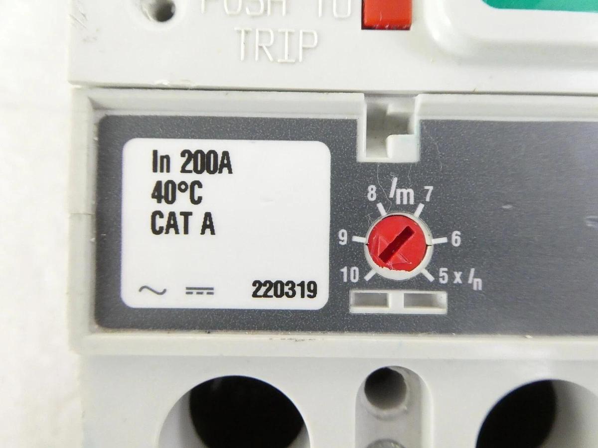 Used Eaton JGH3250NN 3 Pole Industrial Circuit Breaker J250H ELJBN3250W Working