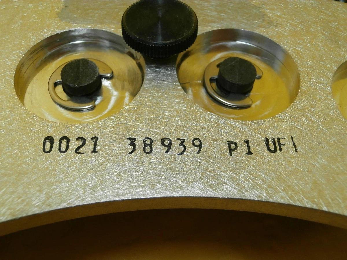 Used AMAT Applied Materials 0140-38097 IPS CHDIPS032010 Lower Lamp Connector Used
