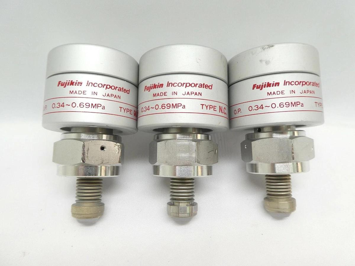 Used Fujikin 073012 Globe Type Bellows Valve 0.34 ~ 0.69MPa N.C. Lot of 3 Working