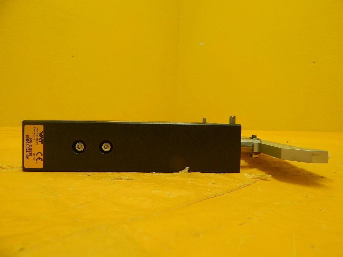 Used VAT F03-105962 Pneumatic Slit Valve Matrix System 10 Style 1104 Used Working