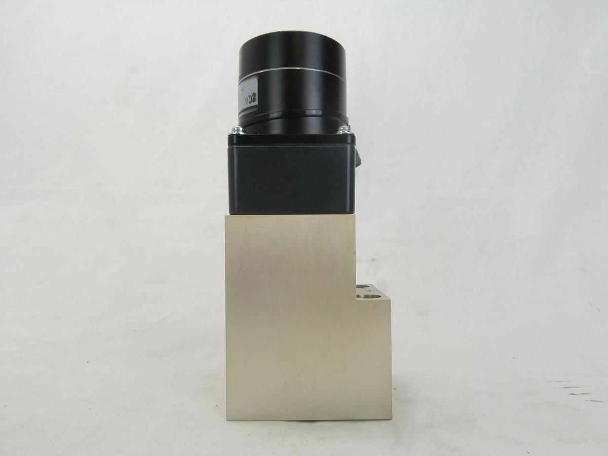 Used Oriental Motor PH266-01GK Stepping Motor KLA Instruments 740-651222-00 2132 Used