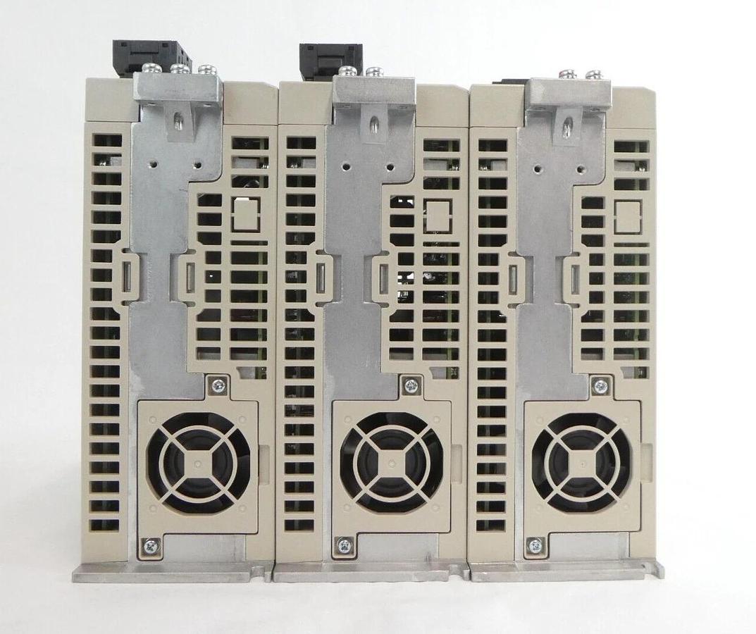 Used Yaskawa Electric SGD7W-1R6A30AY0810A MP3300i Servo Drive SERVOPACK Lot of 7