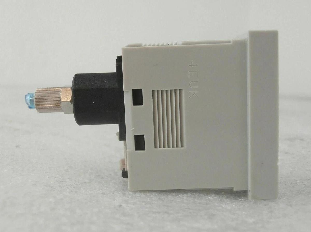 Used Sunx DP4-52Z Compact Digital Display Pressure Sensor DP4 Series Lot of 3 Working