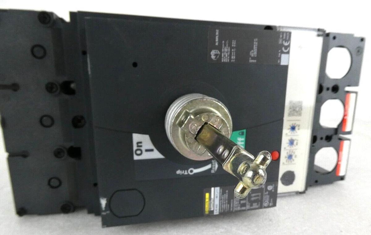 Used Schneider Electric LRF36400U31X 3-Pole Circuit Breaker PowerPact LR400 Working