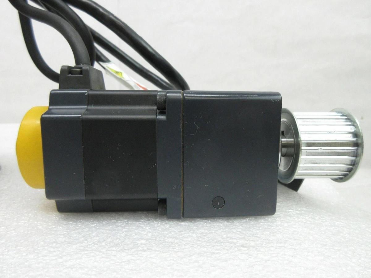 Used Oriental Motor UDK5214NW 5-Phase Driver and Motor Set PK566BW-N10 Used Working