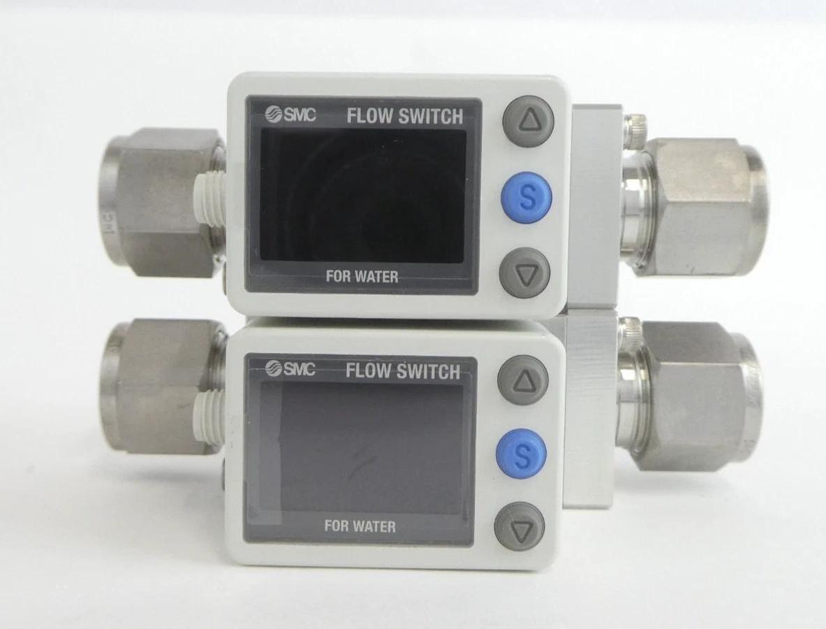 SMC PF3W720-04-ET-G-X255 Digital Flow Switch AMAT 1270-03609 Lot of 6 New