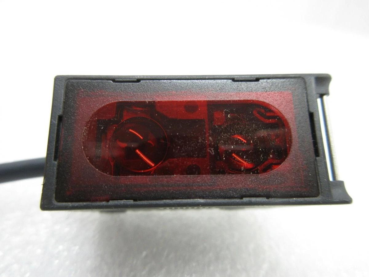 Used Omron E3G-L11 Distance-setting Photoelectric Sensor Reseller Lot of 4 Used
