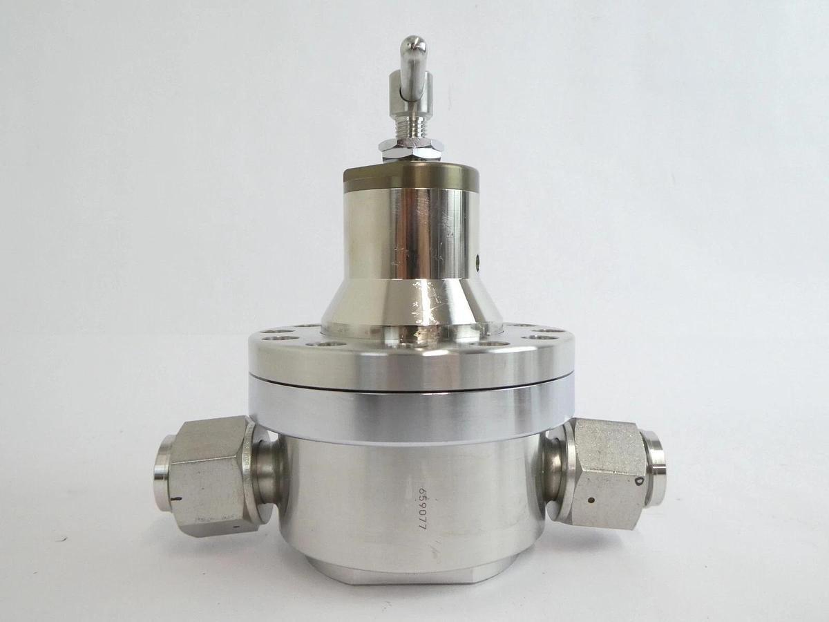 Used Yutaka LM1SSB-3W-022R-2AF2AF-QG Pressure Regulator LM1 Series Lot of 5 As-Is