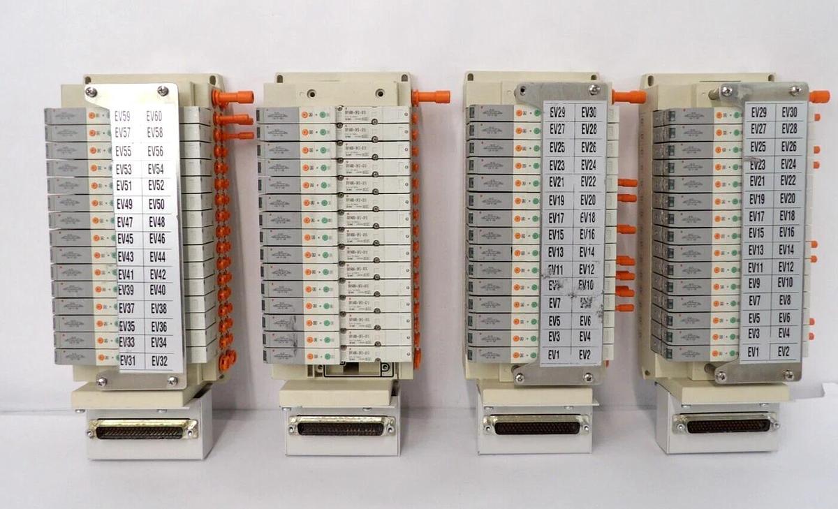 Used SMC SS5V1-DUQ00581 SS5V1-DUQ00578 15-Port Pneumatic Manifold Lot of 4 Working