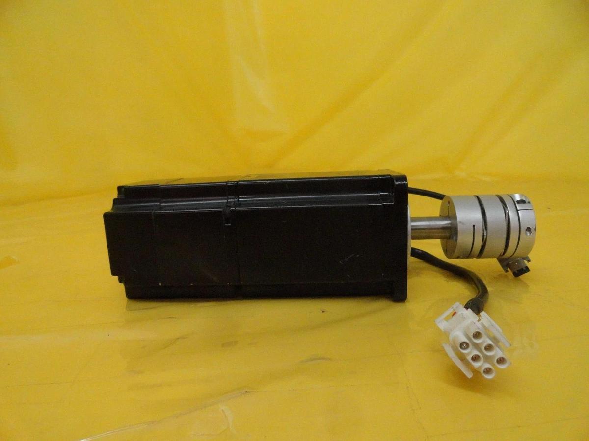 Used Omron R88M-W75030T-B AC Servo Motor NES100W-N15CXN16C Used Working