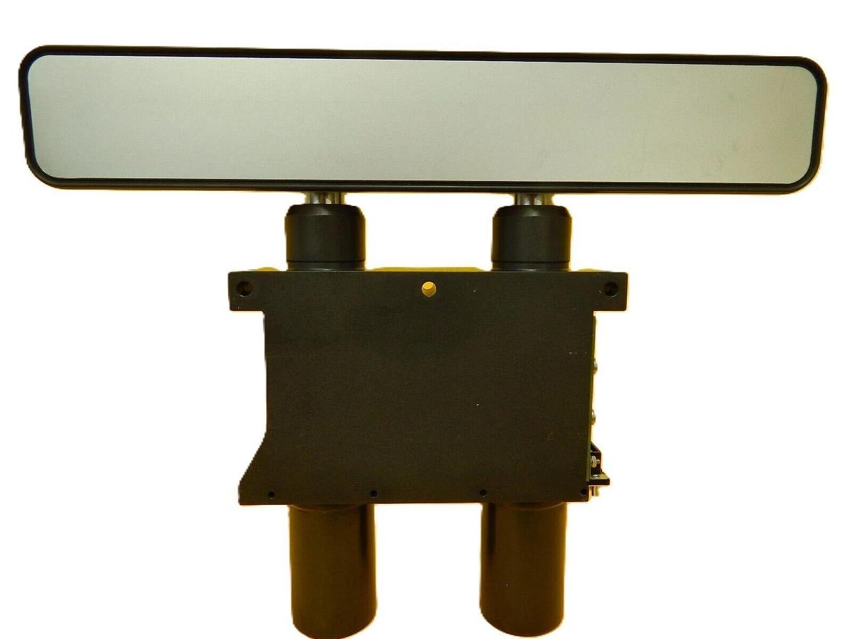 Used VAT 07512-UA24-0002 Rectangular Atmospheric Door L-VAT Series 075 Copper Working