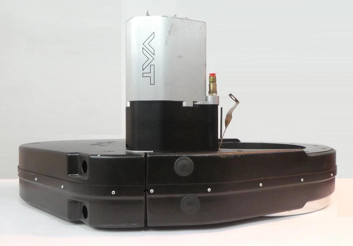 Used VAT Unmarked Pendulum Control & Isolation Gate Valve Series 650 Working