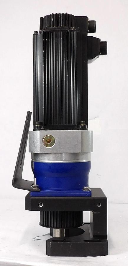 Used Yaskawa Electric SGMS-50A6AB AC Servo Motor SP140P-MX1-10-121-0AM AMAT Working