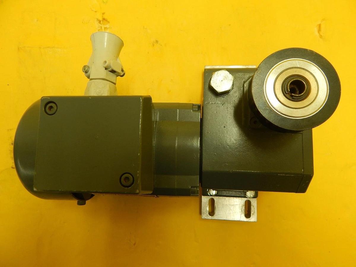 Used Zürrer PFV352 012 V Motor and Gearhead Assembly Balzers LLS 801 Used Working