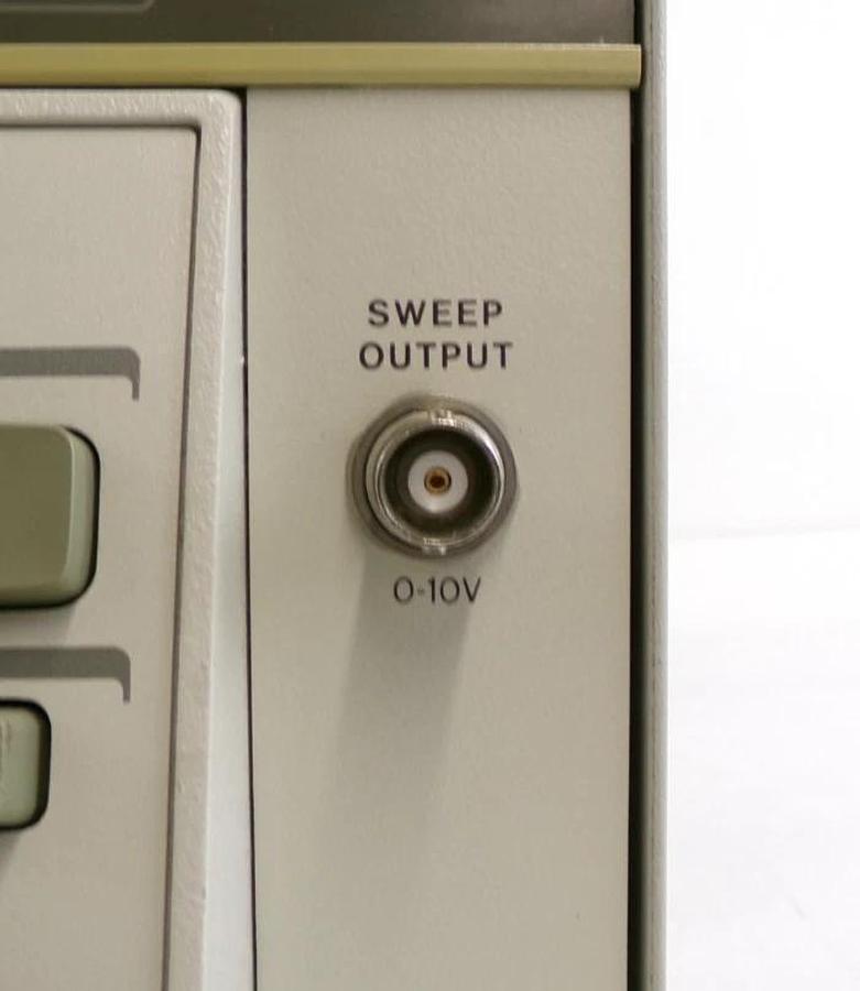 Used HP Hewlett-Packard 8662A Synthesized Signal Generator Option 001 Untested As-Is