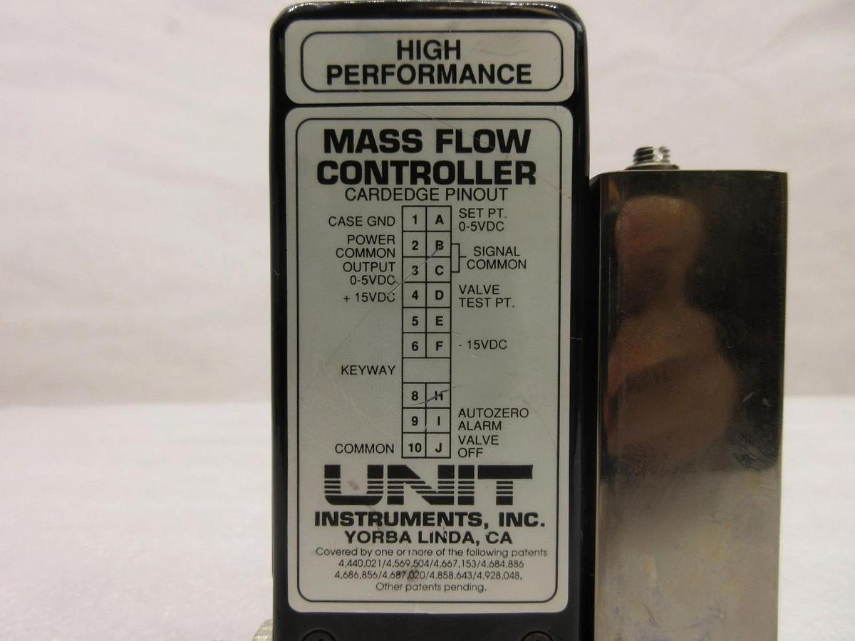 Used UNIT Instruments UFC-1100A Mass Flow Controller MFC 50 SCCM CHF3 Used Working