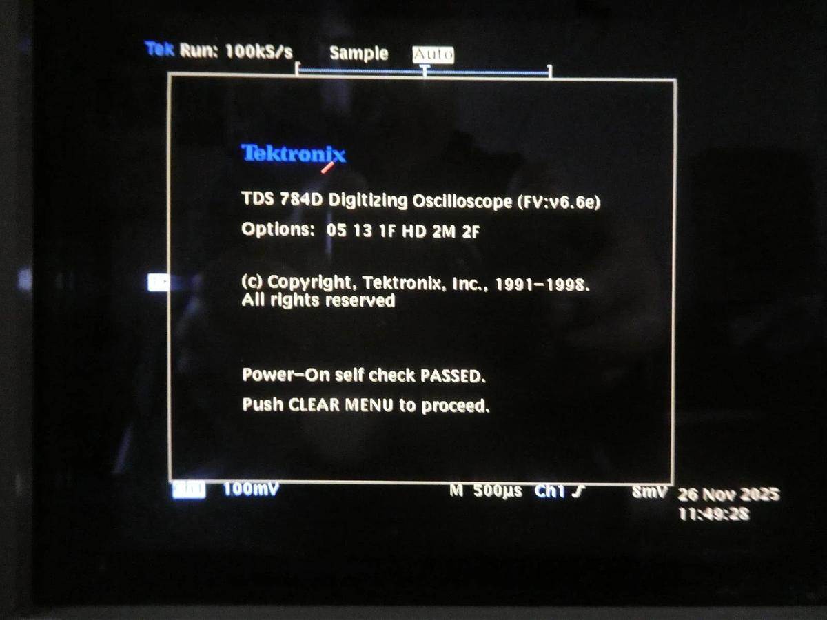 Used Tektronix TDS 784D 4-Channel Digital Oscilloscope 05 13 1F HD 2M 2F Untested