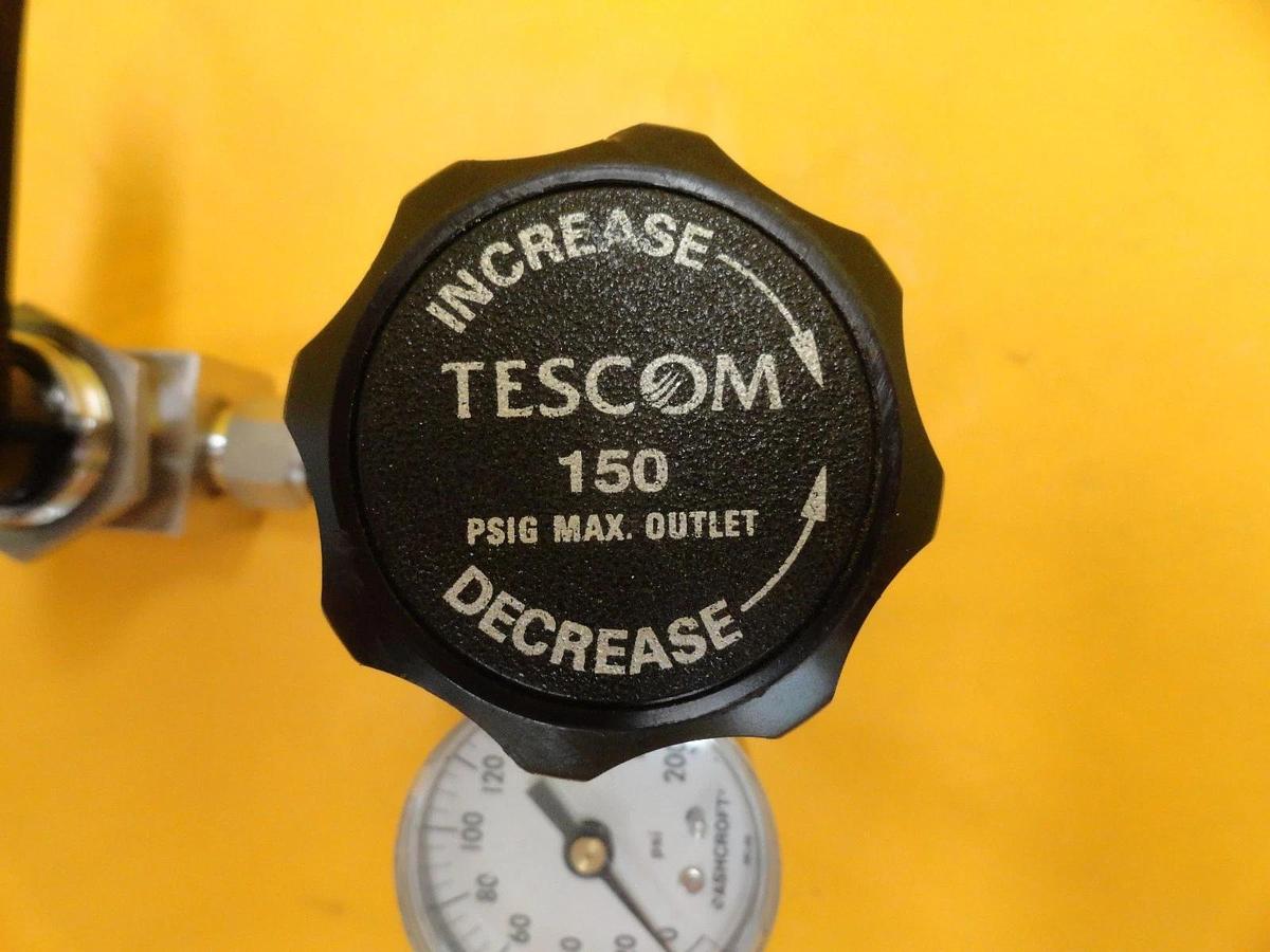Used Tescom 44-3213H282-769 Manual Pressure Regulator Swagelok SS-45S8 Used Working