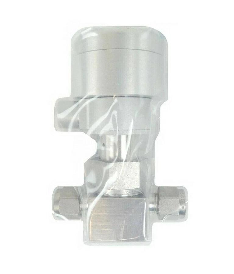 Used Swagelok SS-4BK-1C Bellows Valve AMAT Applied Materials 3870-01214 New Surplus