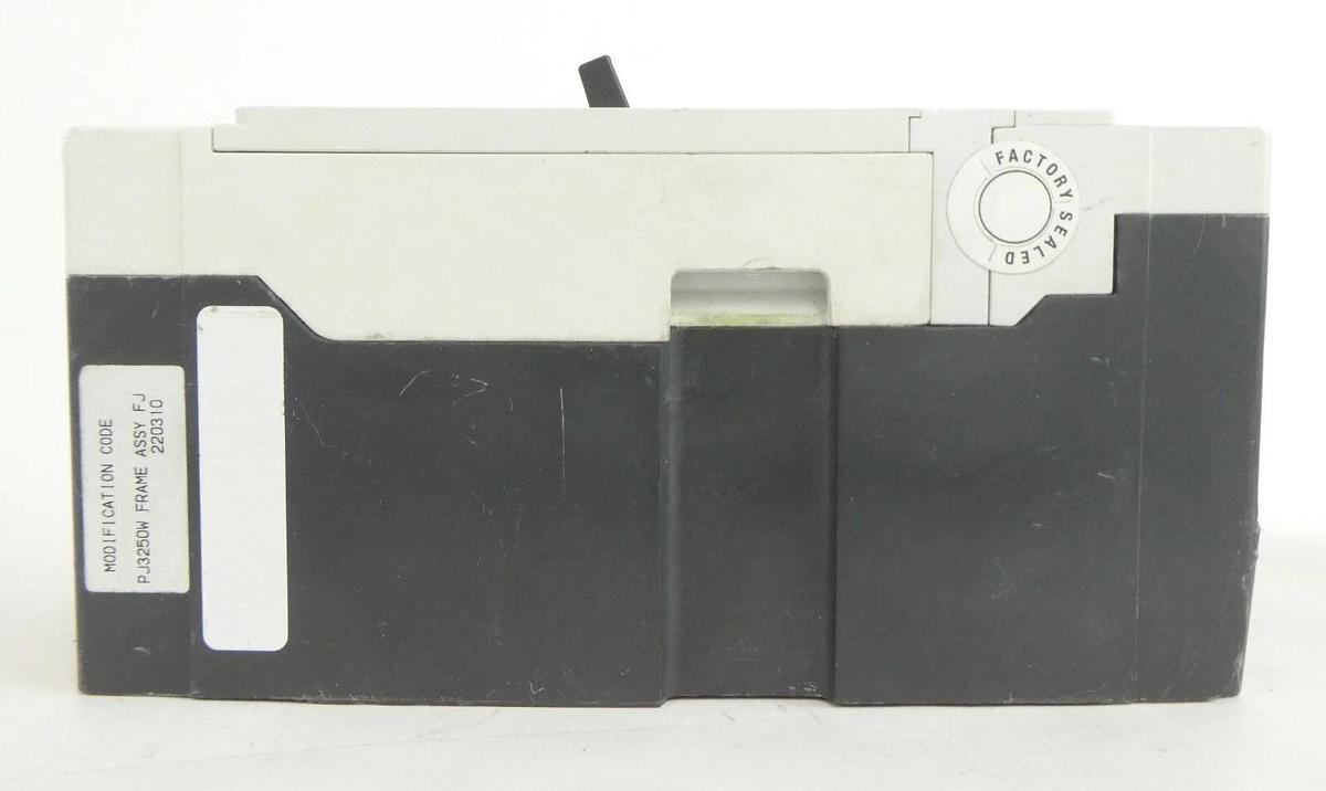 Used Eaton JGE3250NN Industrial Circuit Breaker J250S J250E Lot of 2 Working