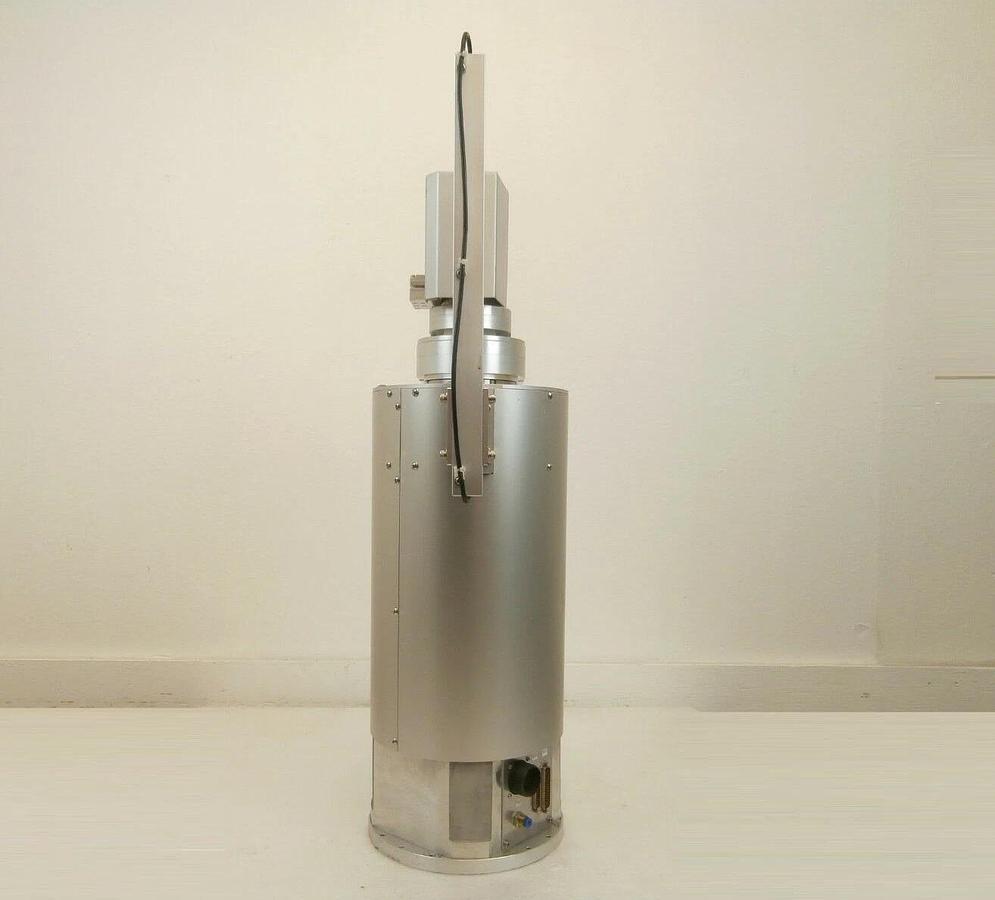 Used Yaskawa XU-RCM2500T-4 Robot Nikon KAB11320/201A-4 No Arms OPTISTATION 7 Working