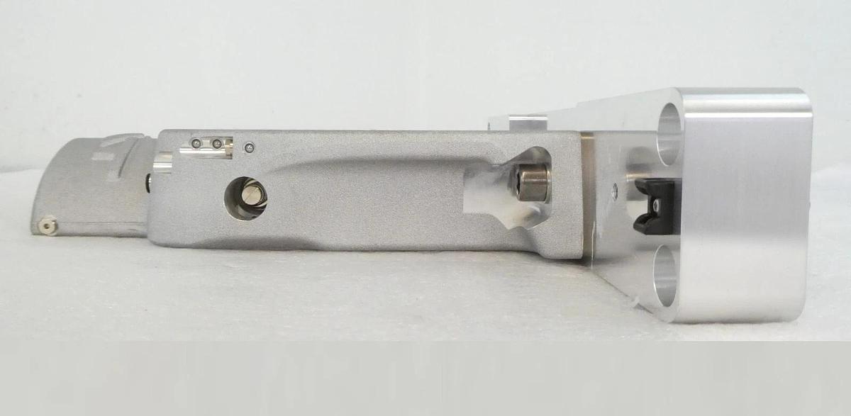 Used VAT 0530X-LA24-ASY1 Wafer Transfer Slit Valve L-MOTION AMAT Working Surplus