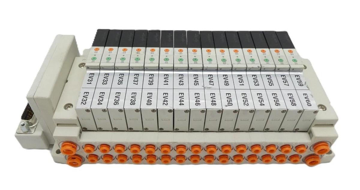 Used SMC SS5V1-15-DUX00300 15-Port Pneumatic Manifold AMAT 0190-76347 Working Surplus