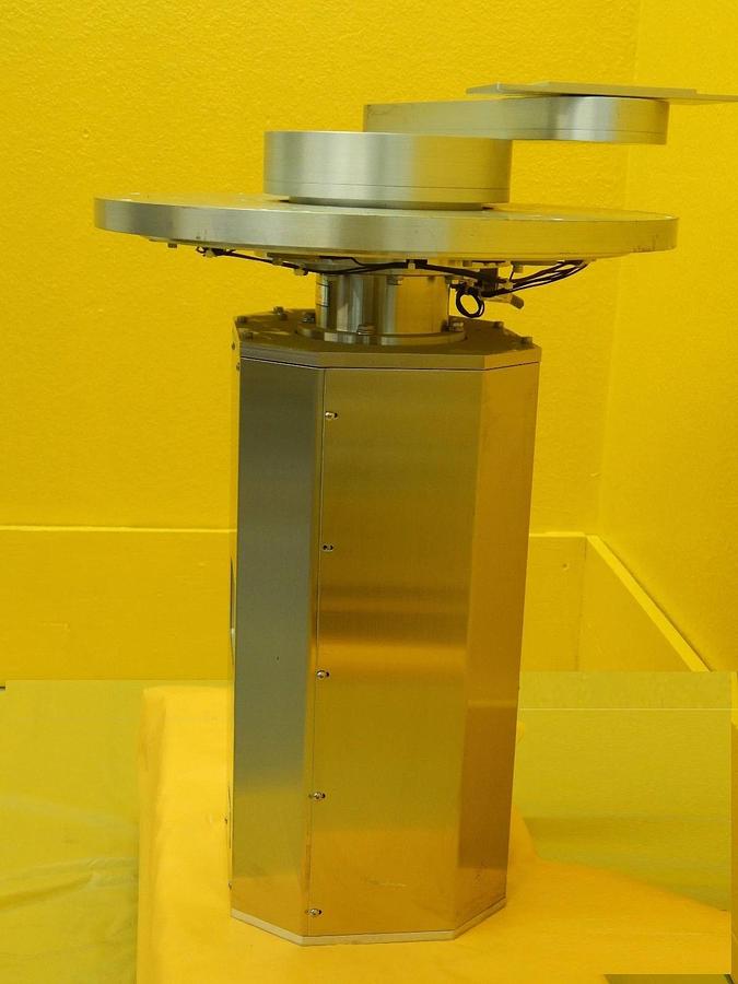 Used Hitachi CR-712VC Wafer Handling Clean Robot Shunan Works Scuffed Surplus