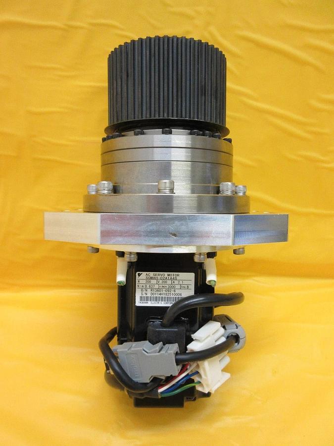 Used Yaskawa Electric SGMAH-02A1A4S AC Servo Motor Assembly Used Working