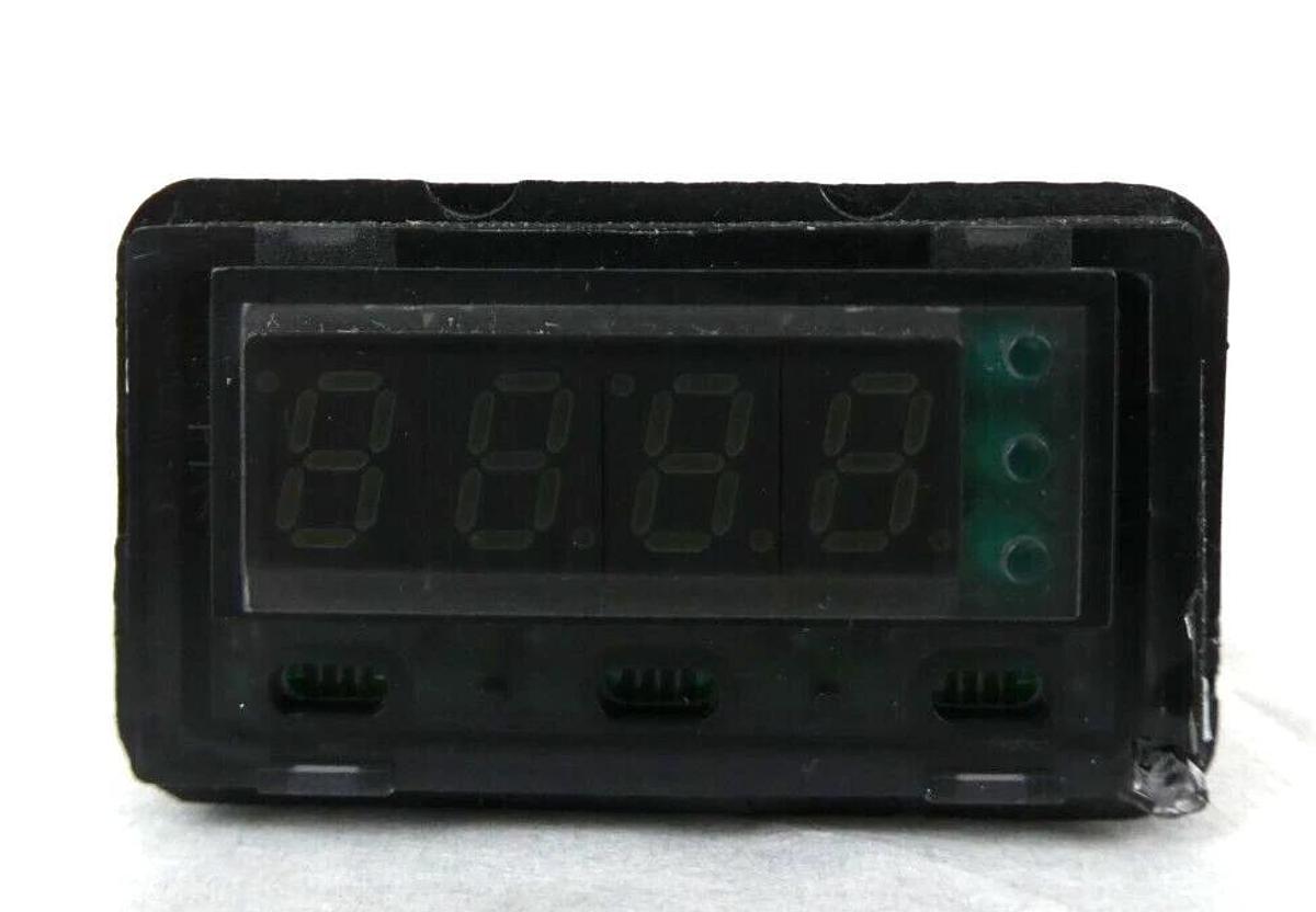 Used Watlow 935A-1CC0-000G Temperature Controller Series 935A Reseller Lot 3 Working