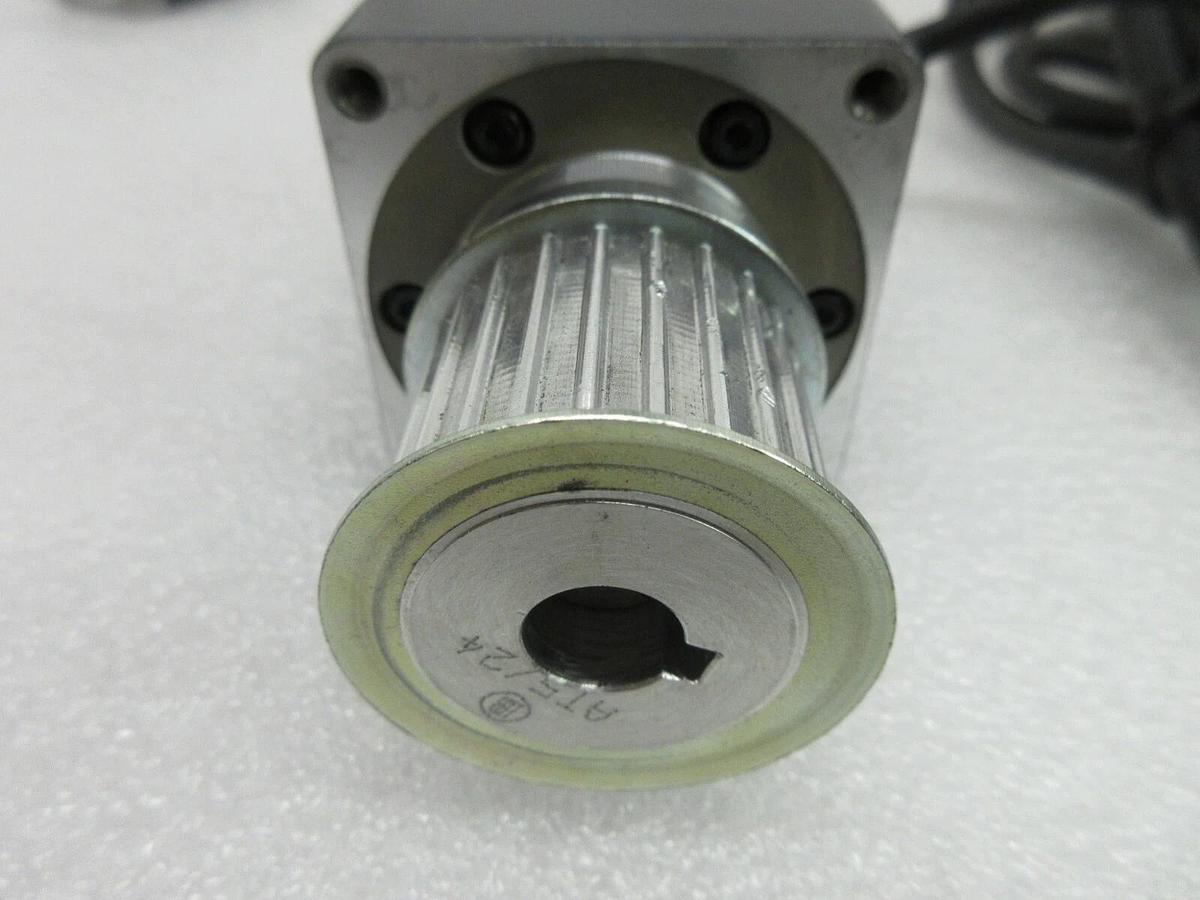 Used Oriental Motor UDK5214NW 5-Phase Driver and Motor Set PK566BW-N10 Used Working