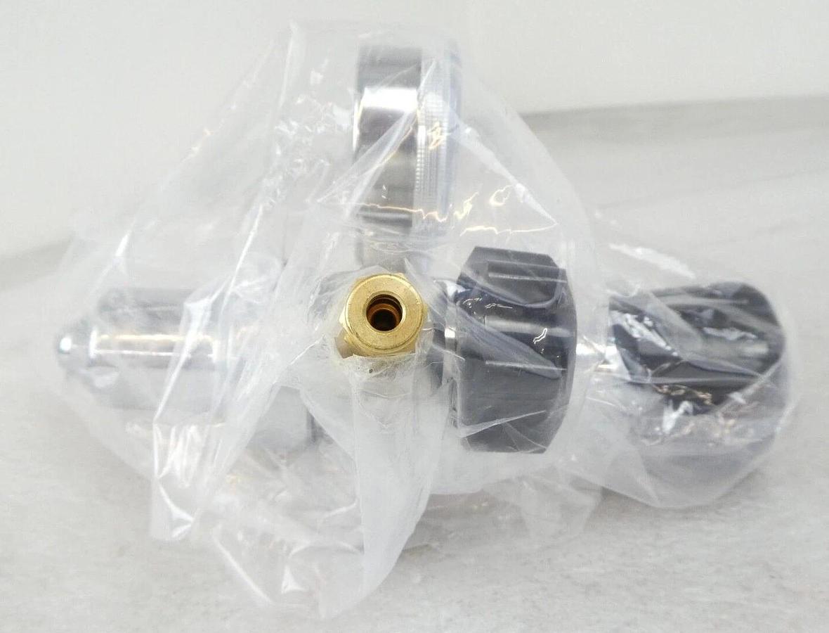 Matheson N241-0172 Manual Regulator PE2400 N2410172 AMAT Applied Materials New