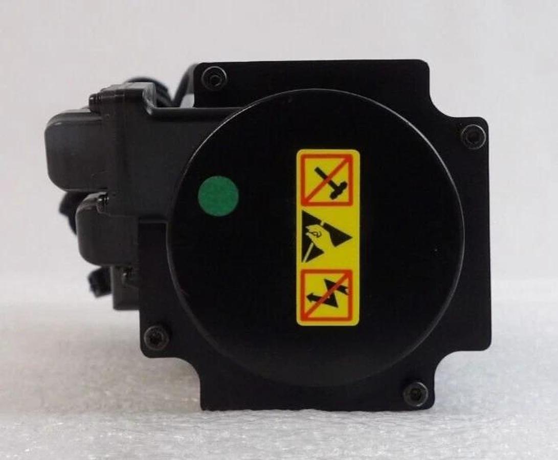 Used Sanyo Denki R2AA06040HCPBLM8 AC Servo Motor SANMOTION R Lot of 2 As-Is