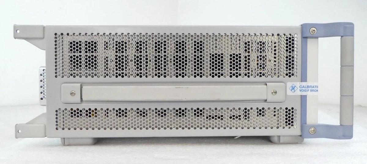 Used Rohde & Schwarz 1201.0002K50 Wideband Radio Comm Tester CMW 500 Non-Signaling