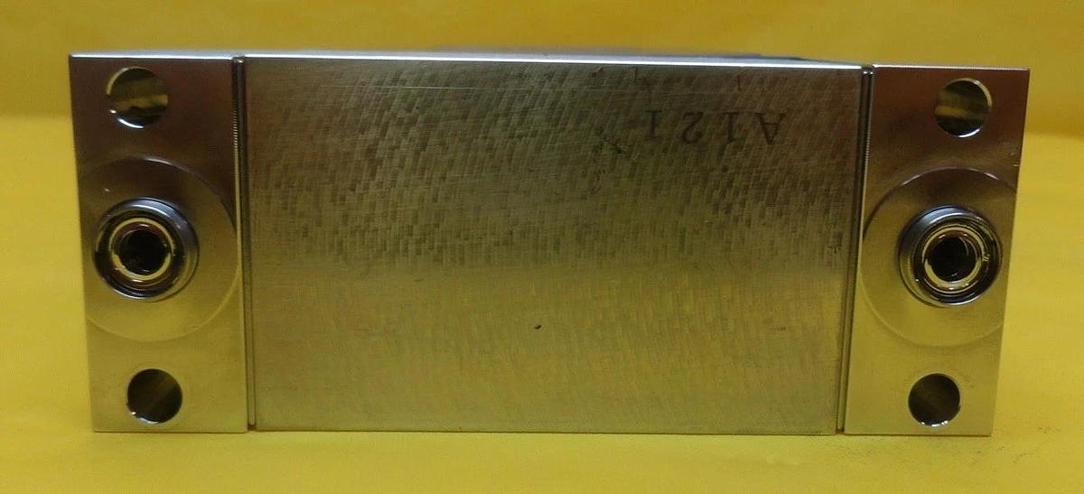 Used Aera TC FC-985CT-BF Mass Flow Controller MFC FC-985C 100 SCCM CF4(0.419) Used