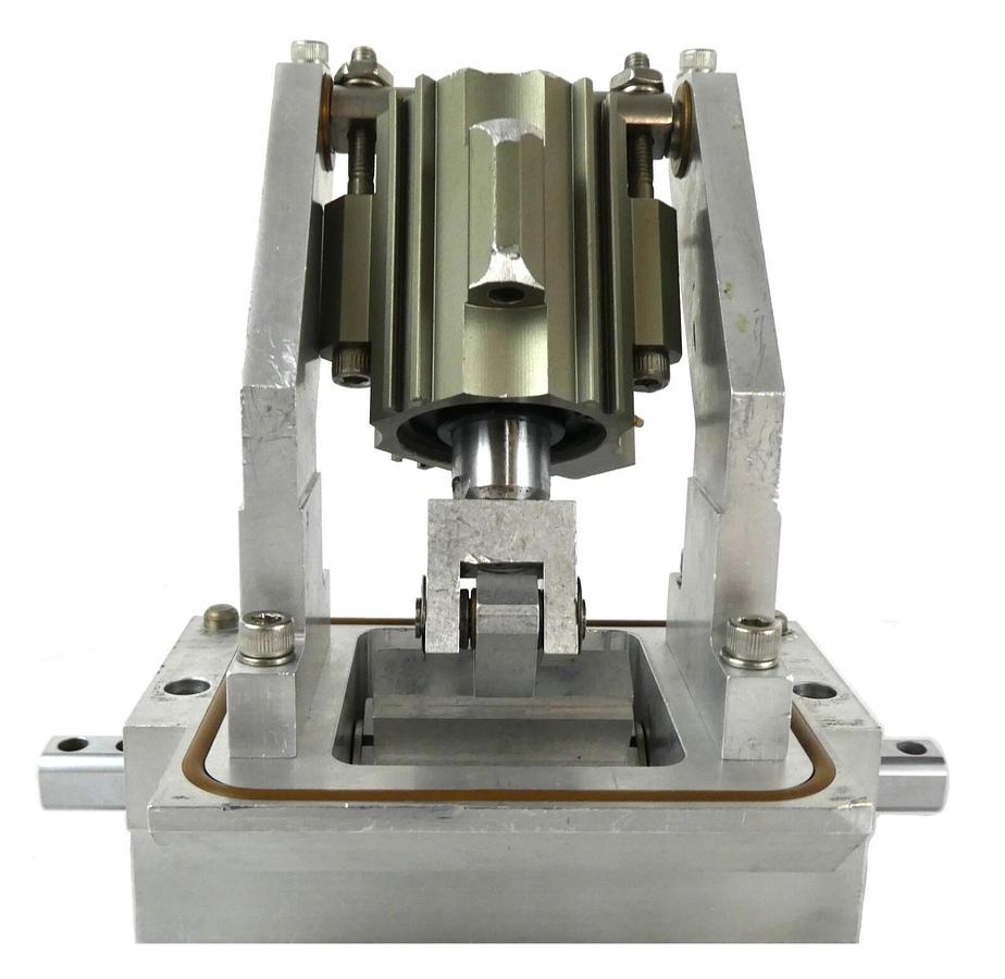 Used AMAT Applied Materials 0010-70029 CVD Chamber Slit Valve P5000 Dented Working