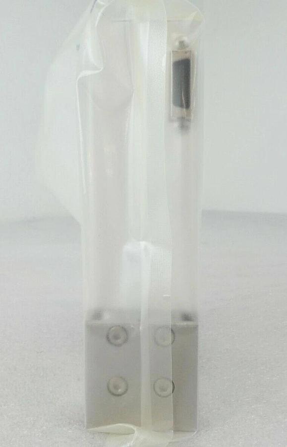 Fujikin FCSP7102W-4WS1-F2L-A3 Flow Control System P7000 WR TEL 015-021196-1 New