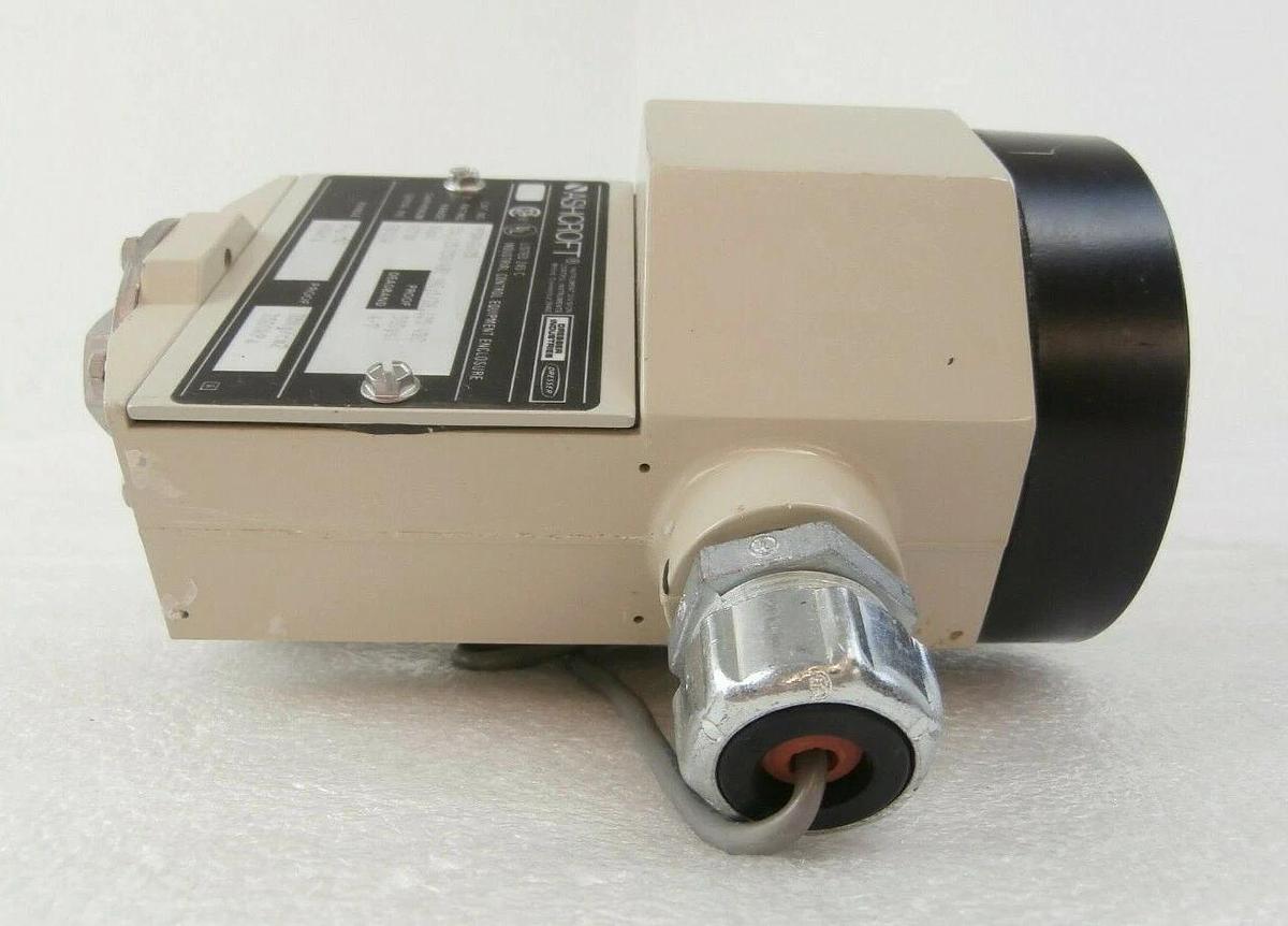 Used Ashcroft PPDN4GGV25 Pressure Switch AMAT Applied Materials 0010-00331 Working