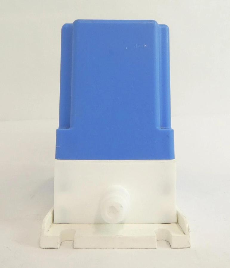 Used Entegris 6500-T6-F03-H04-M-P2-U1 Integrated Flow Controller Broken Tab Working