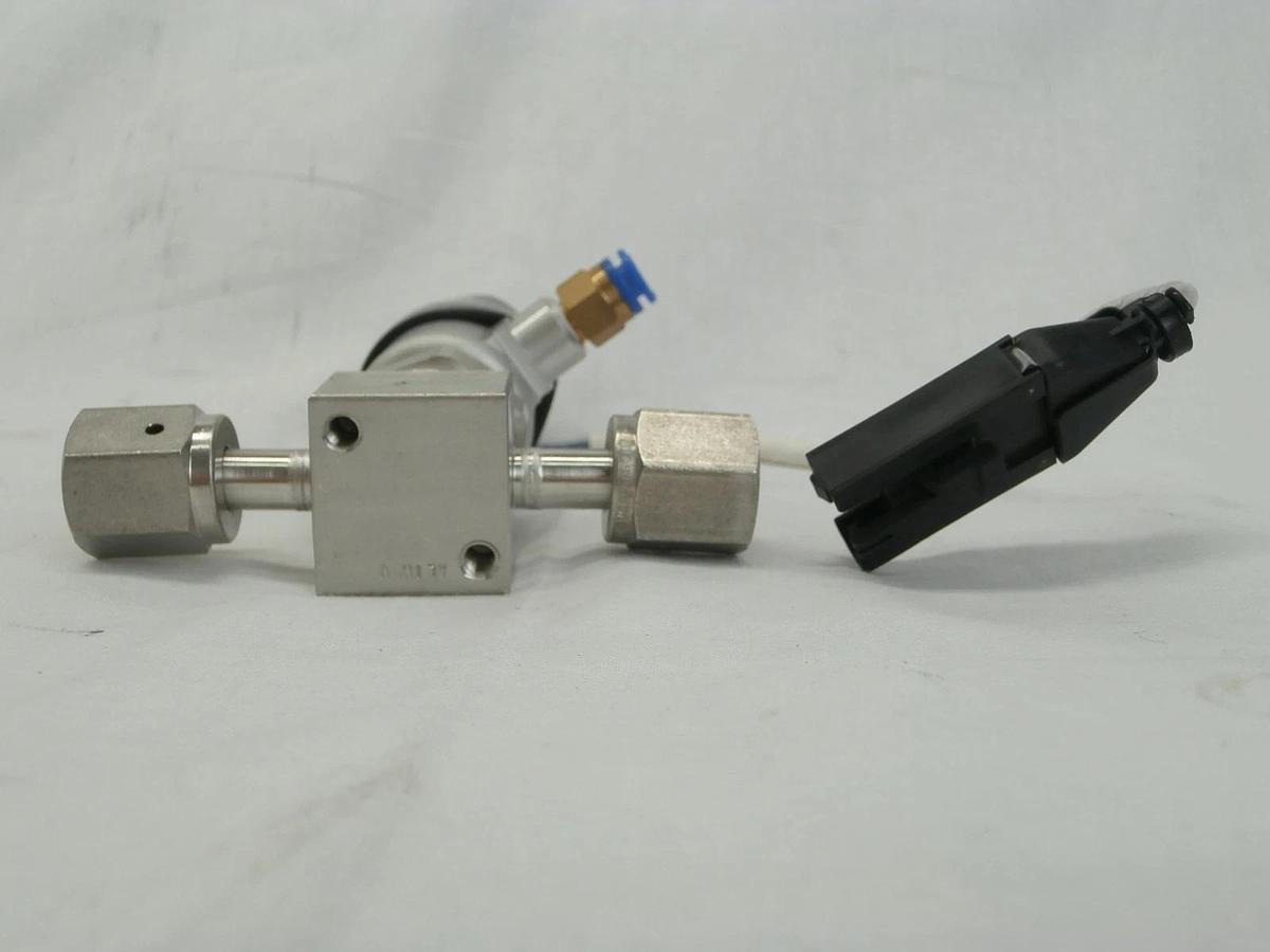 Used Swagelok SS-BNV51-2C High-Purity Bellows Valve AMAT 9150-00178 Used Working