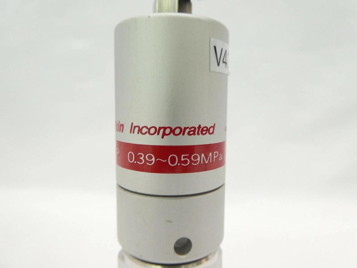 Used Fujikin 070924 Pneumatic Diaphragm Valve 0.39 ~ 0.59MPa N.C. Lot of 10 Working