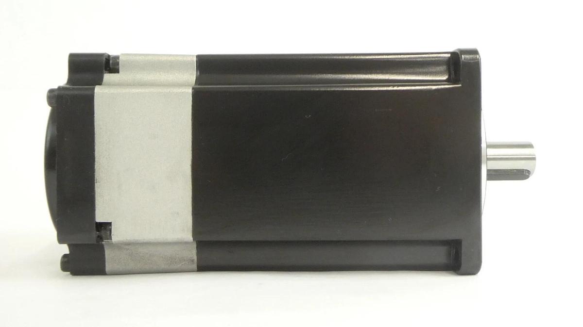 Sanyo Denki R2AAB8100FCP11M AC Servo Motor SANMOTION R New Surplus